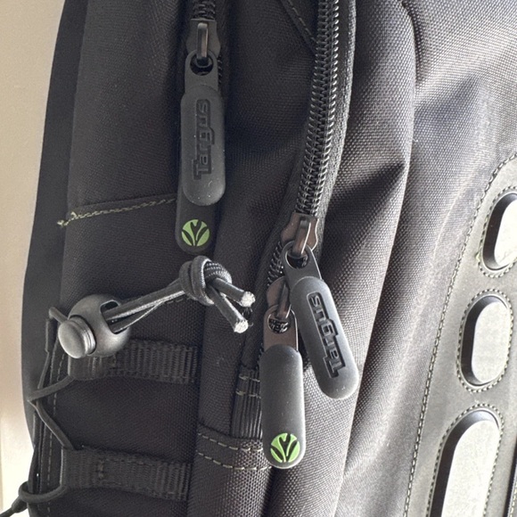 NWT Targus Spruce EcoSmart Checkpoint-Friendly Backpack - Picture 4 of 14